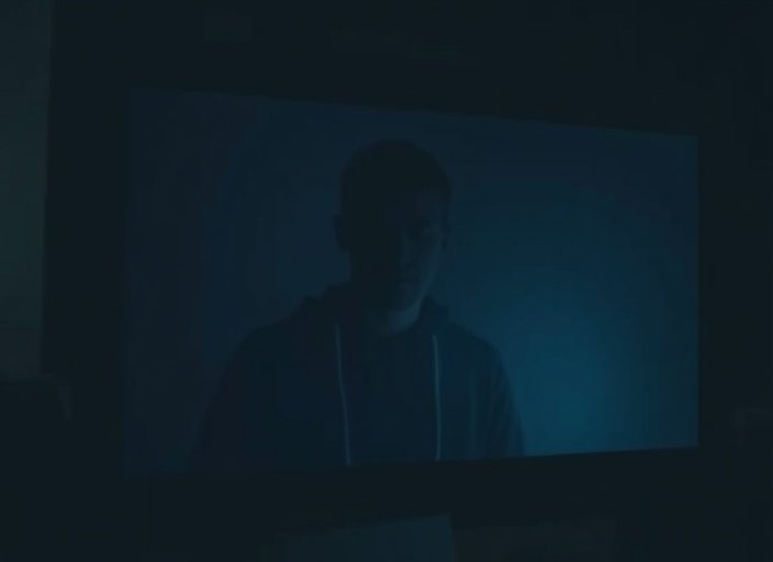 抖音瓜头部主播直播间突然黑屏，观众哗然
